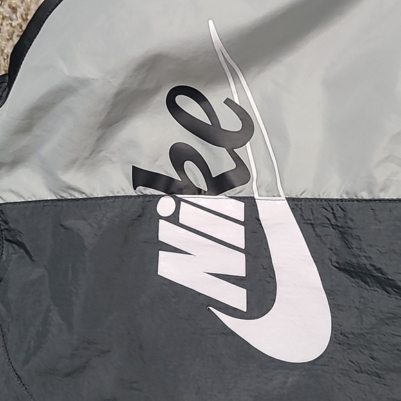 Nike Windrunner Jacket - Picture 9 of 9